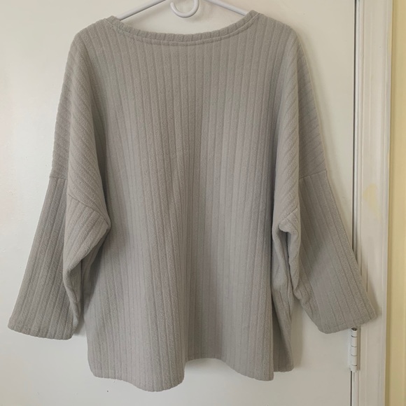 Old Navy sweater - Picture 3 of 3